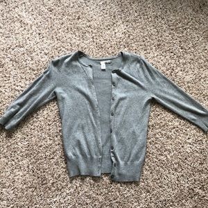 Simple Gray fitted sweater